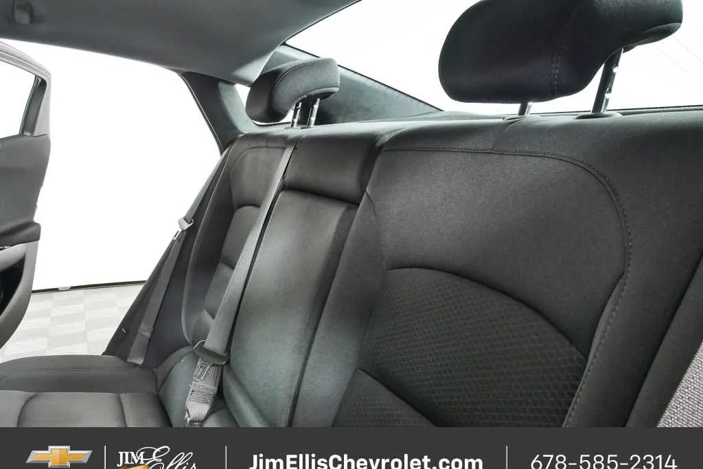 2025 Chevrolet Malibu LT thumbnail 19