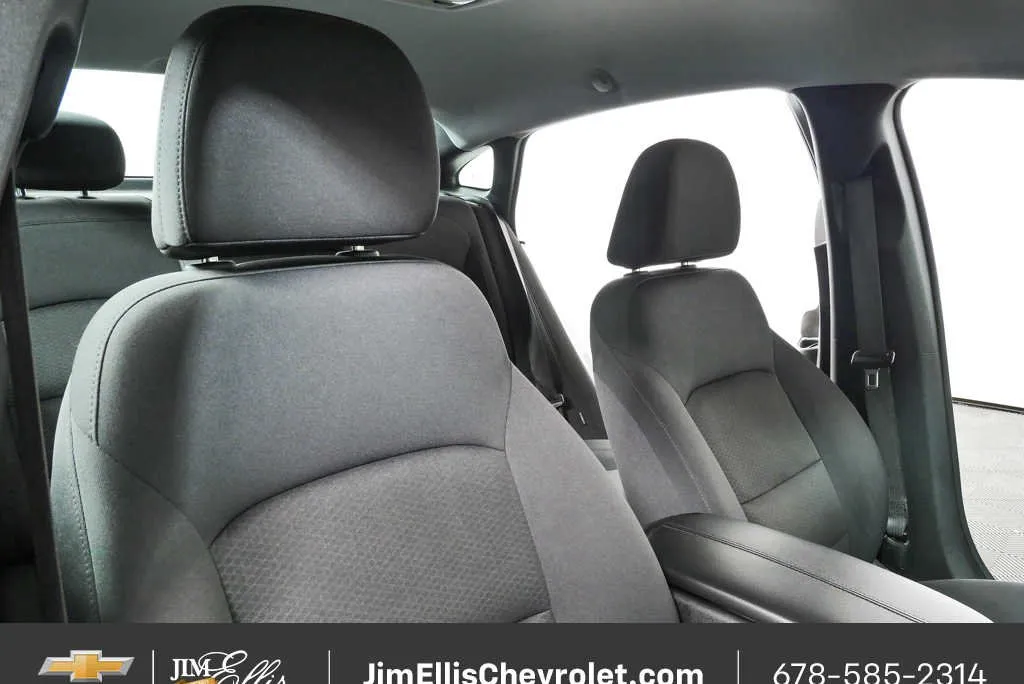 2025 Chevrolet Malibu LT thumbnail 21