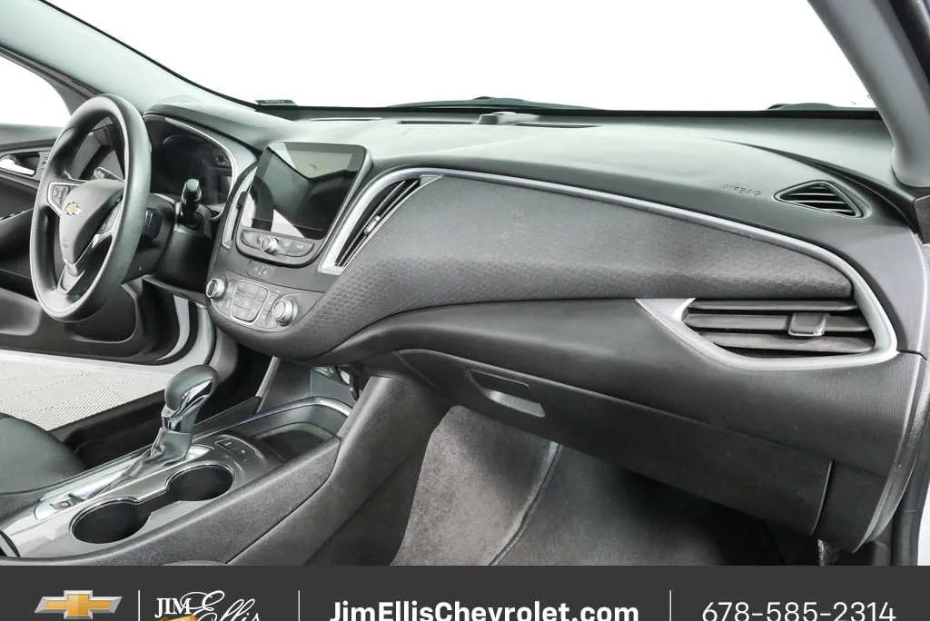 2025 Chevrolet Malibu LT thumbnail 22
