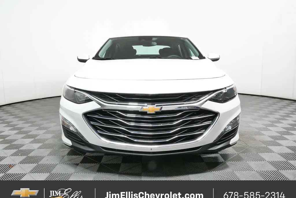 2025 Chevrolet Malibu LT thumbnail 32