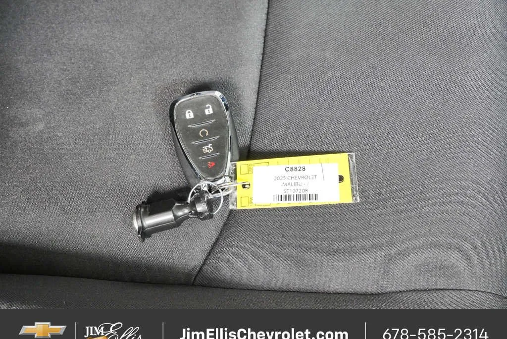 2025 Chevrolet Malibu LT thumbnail 36