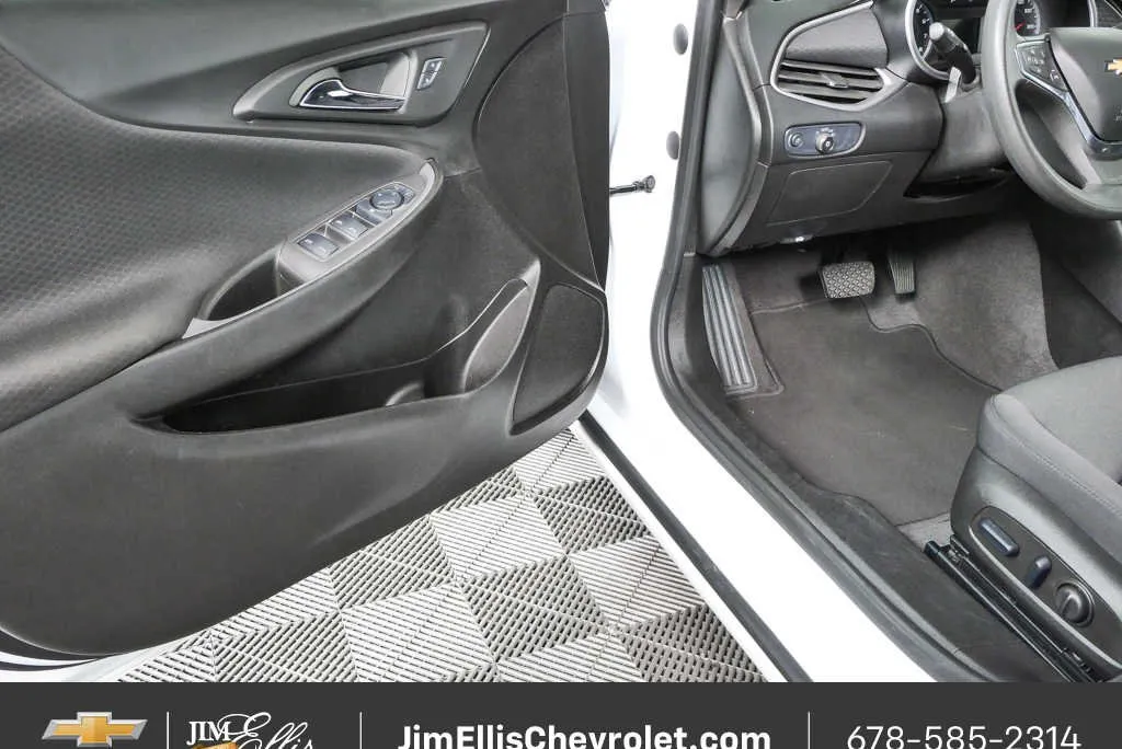 2025 Chevrolet Malibu LT thumbnail 7