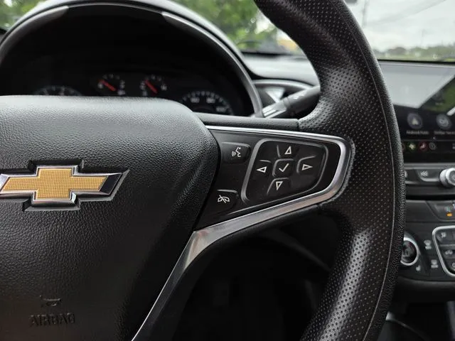 2025 Chevrolet Malibu LT thumbnail 21