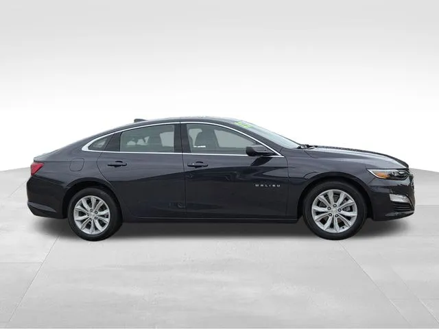 2025 Chevrolet Malibu LT thumbnail 3