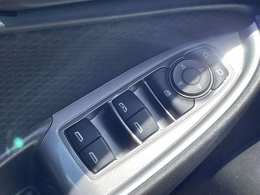 2025 Chevrolet Malibu LT thumbnail 15