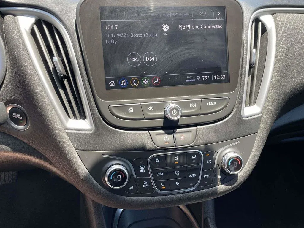 2025 Chevrolet Malibu LT thumbnail 16