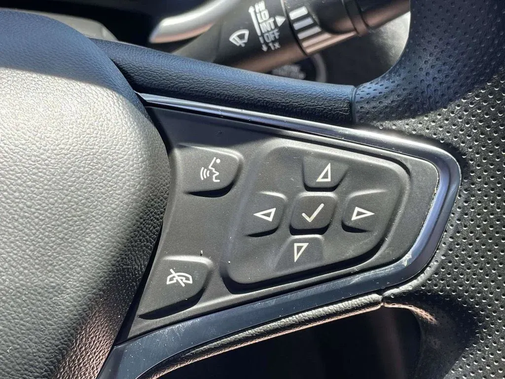 2025 Chevrolet Malibu LT thumbnail 21