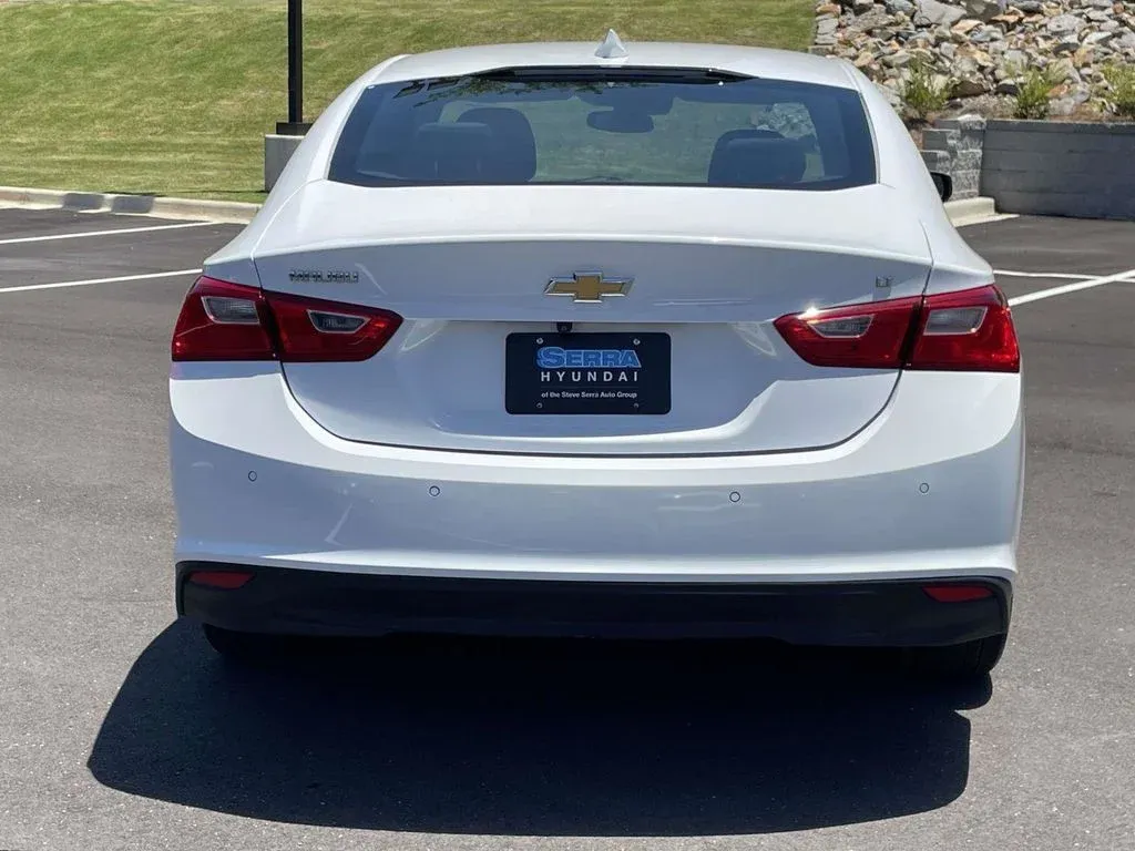 2025 Chevrolet Malibu LT thumbnail 4