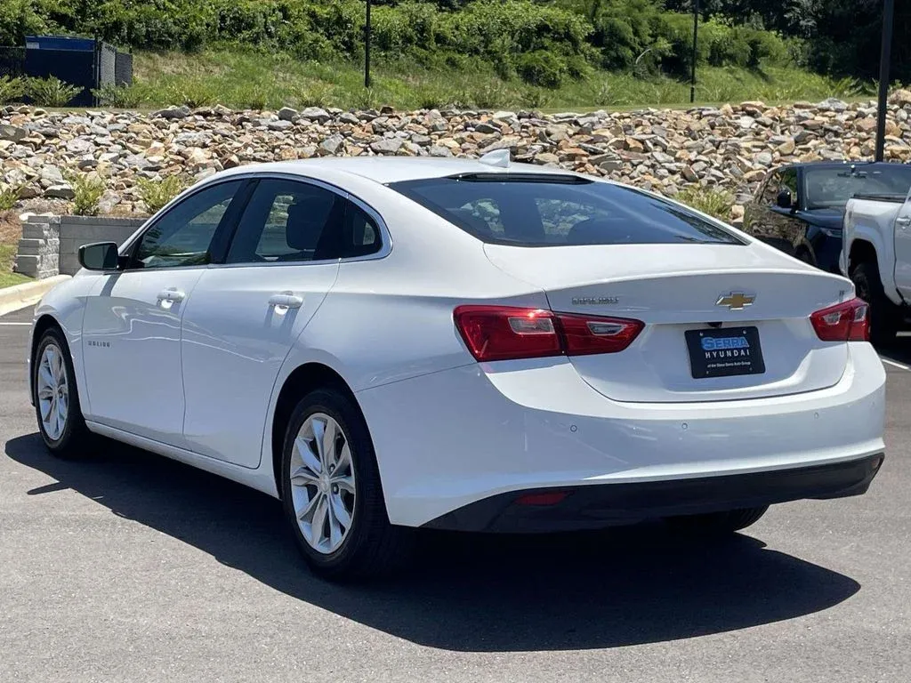 2025 Chevrolet Malibu LT thumbnail 5