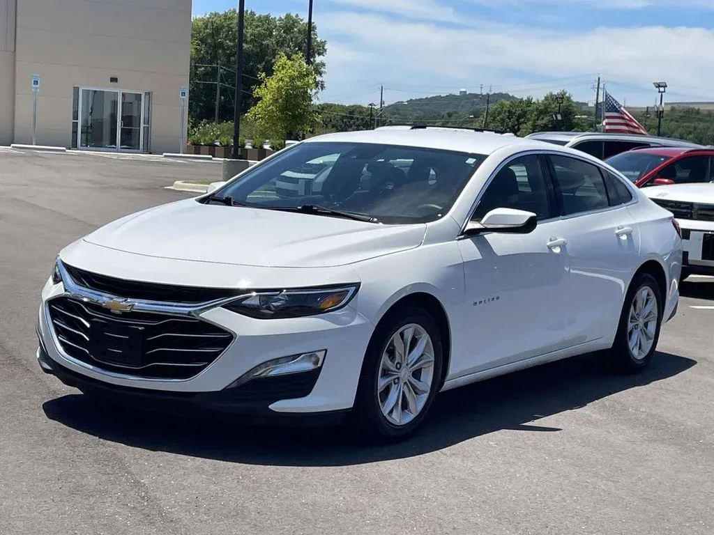 2025 Chevrolet Malibu LT thumbnail 7