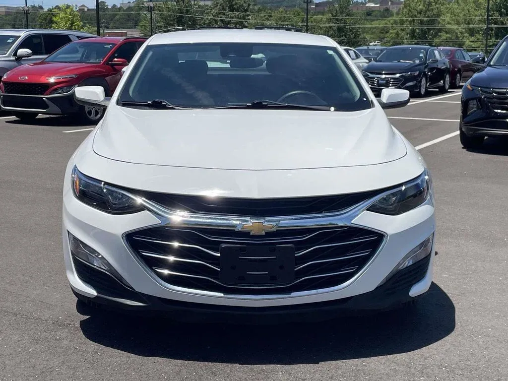 2025 Chevrolet Malibu LT thumbnail 8