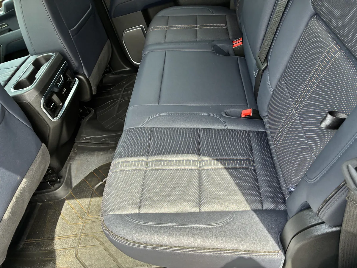 2025 Chevrolet Silverado 1500 High Country thumbnail 15