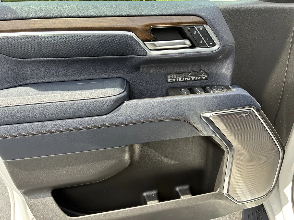 2025 Chevrolet Silverado 1500 High Country thumbnail 24