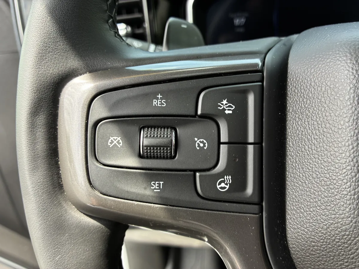 2025 Chevrolet Silverado 1500 High Country thumbnail 31