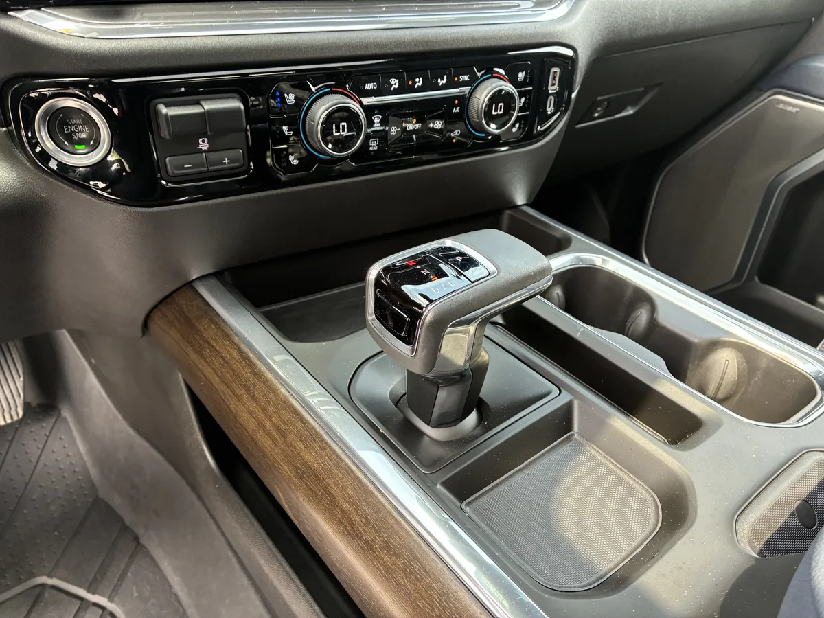 2025 Chevrolet Silverado 1500 High Country thumbnail 36