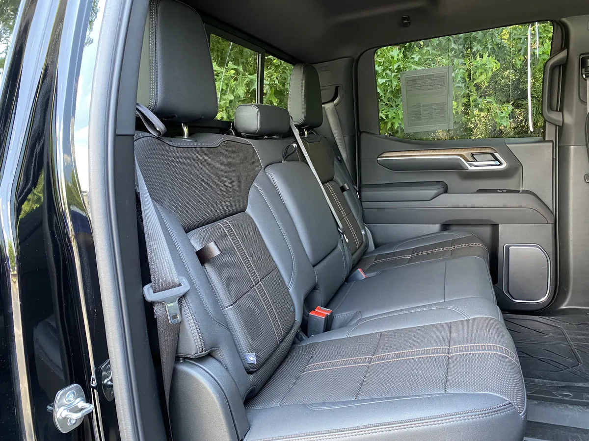 2025 Chevrolet Silverado 1500 High Country thumbnail 39