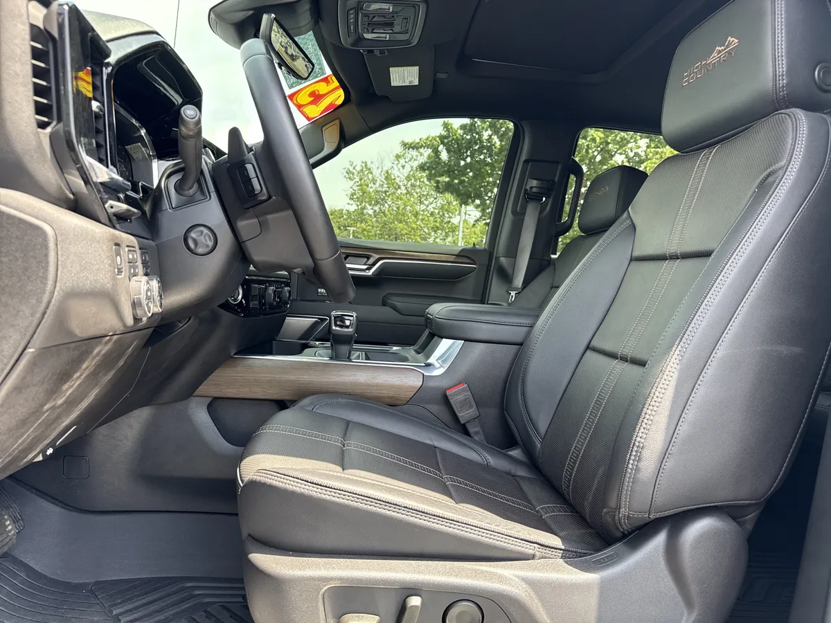 2025 Chevrolet Silverado 1500 High Country thumbnail 15