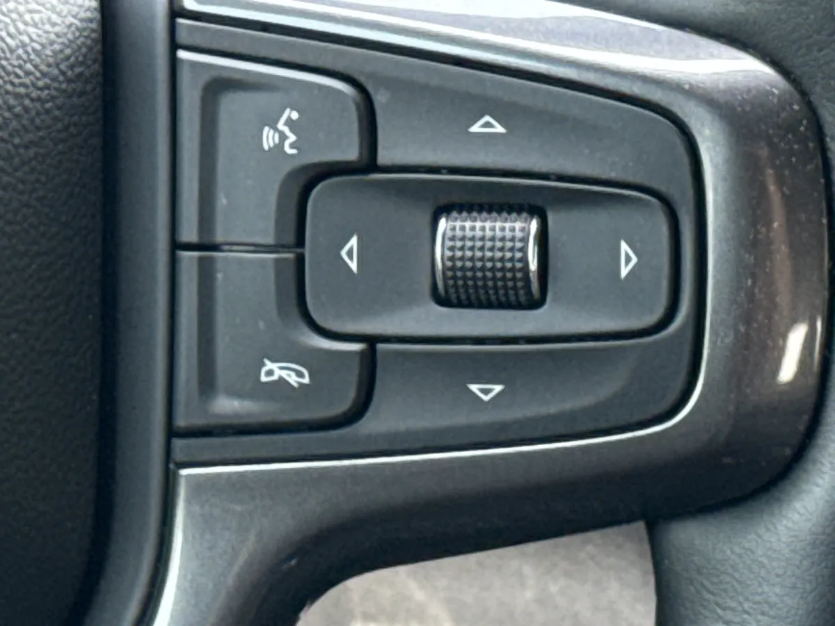 2025 Chevrolet Silverado 1500 High Country thumbnail 19