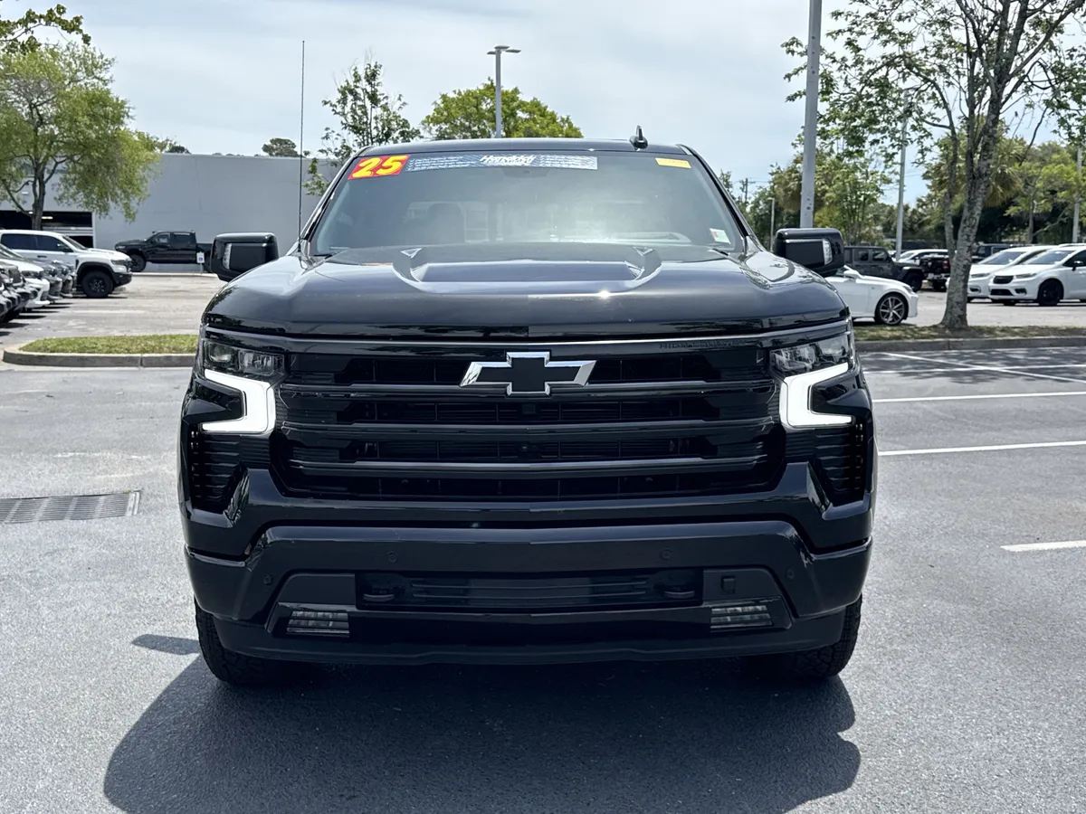 2025 Chevrolet Silverado 1500 High Country thumbnail 2
