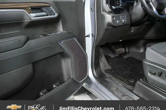 2025 Chevrolet Silverado 1500 LT thumbnail 6