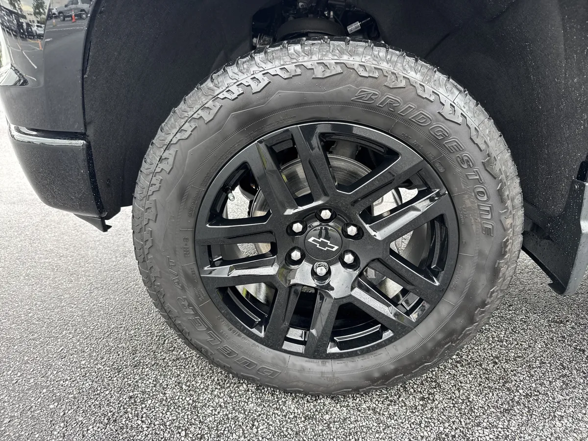 2025 Chevrolet Silverado 1500 LT Trail Boss thumbnail 12