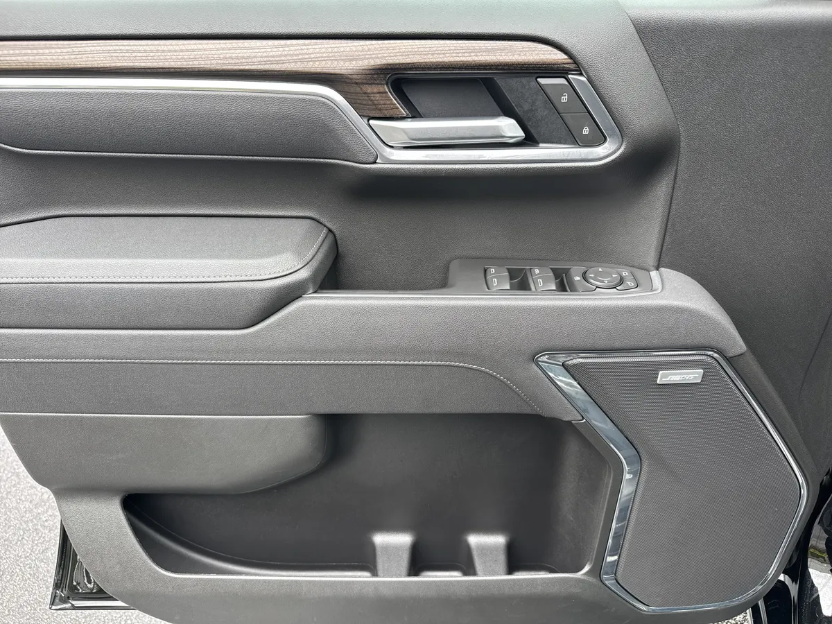 2025 Chevrolet Silverado 1500 LT Trail Boss thumbnail 13