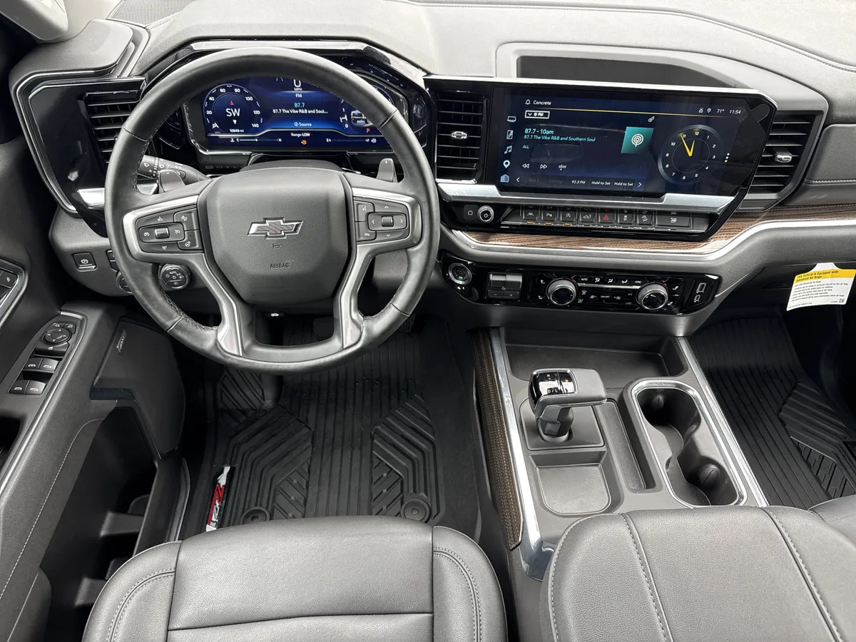 2025 Chevrolet Silverado 1500 LT Trail Boss thumbnail 17