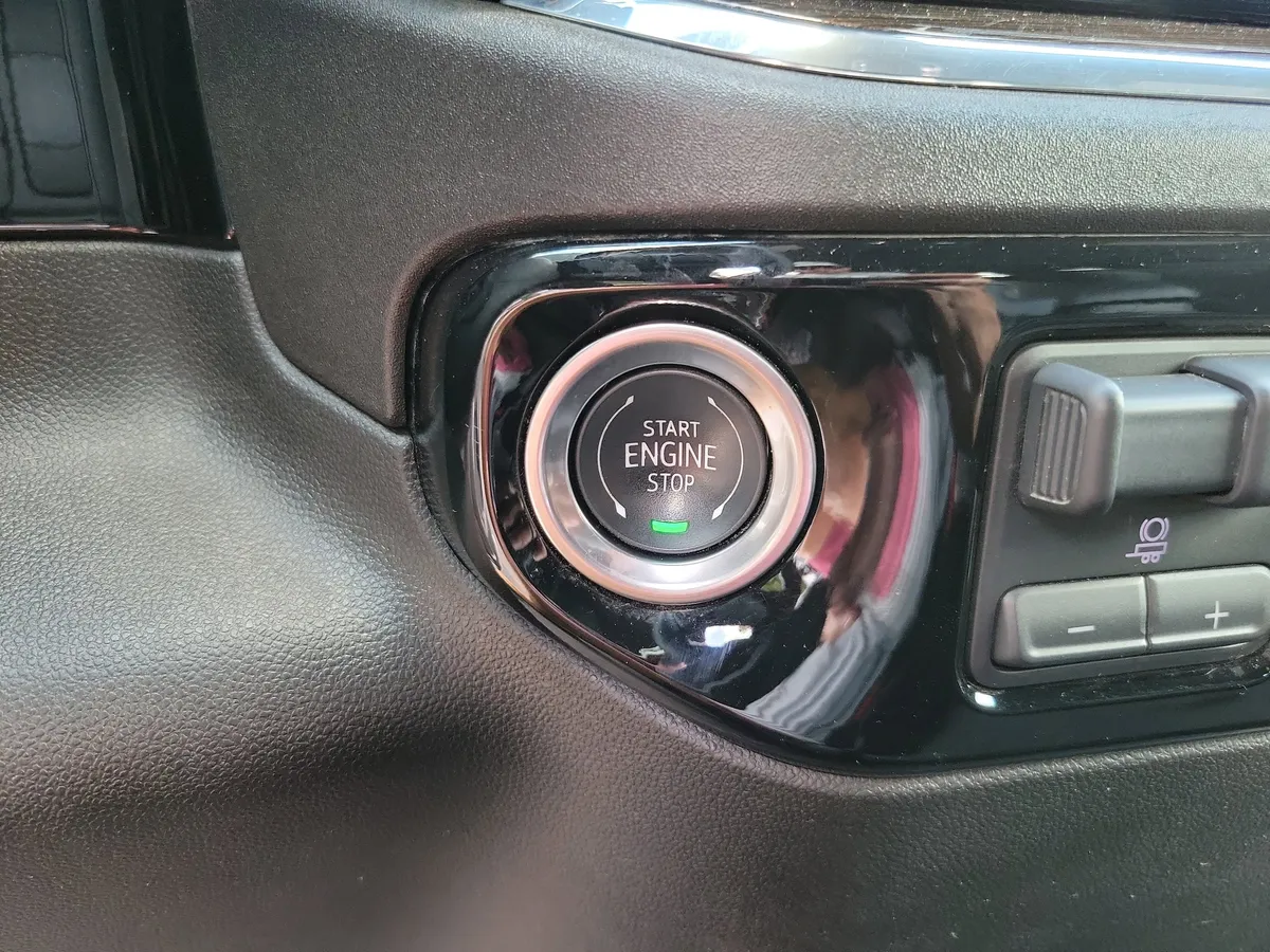 2025 Chevrolet Silverado 1500 LT w/1LT thumbnail 11