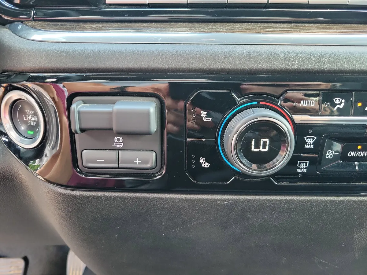 2025 Chevrolet Silverado 1500 LT w/1LT thumbnail 12