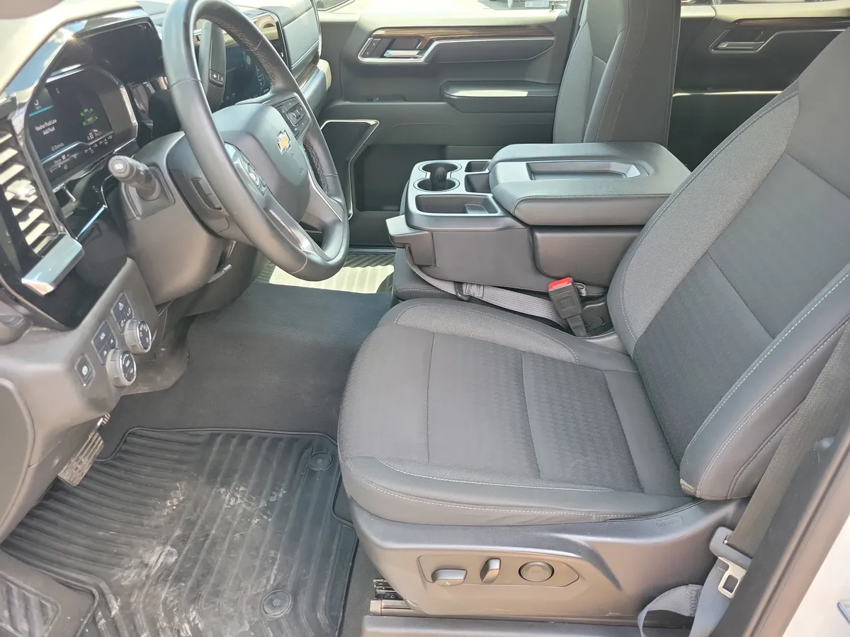 2025 Chevrolet Silverado 1500 LT w/1LT thumbnail 4