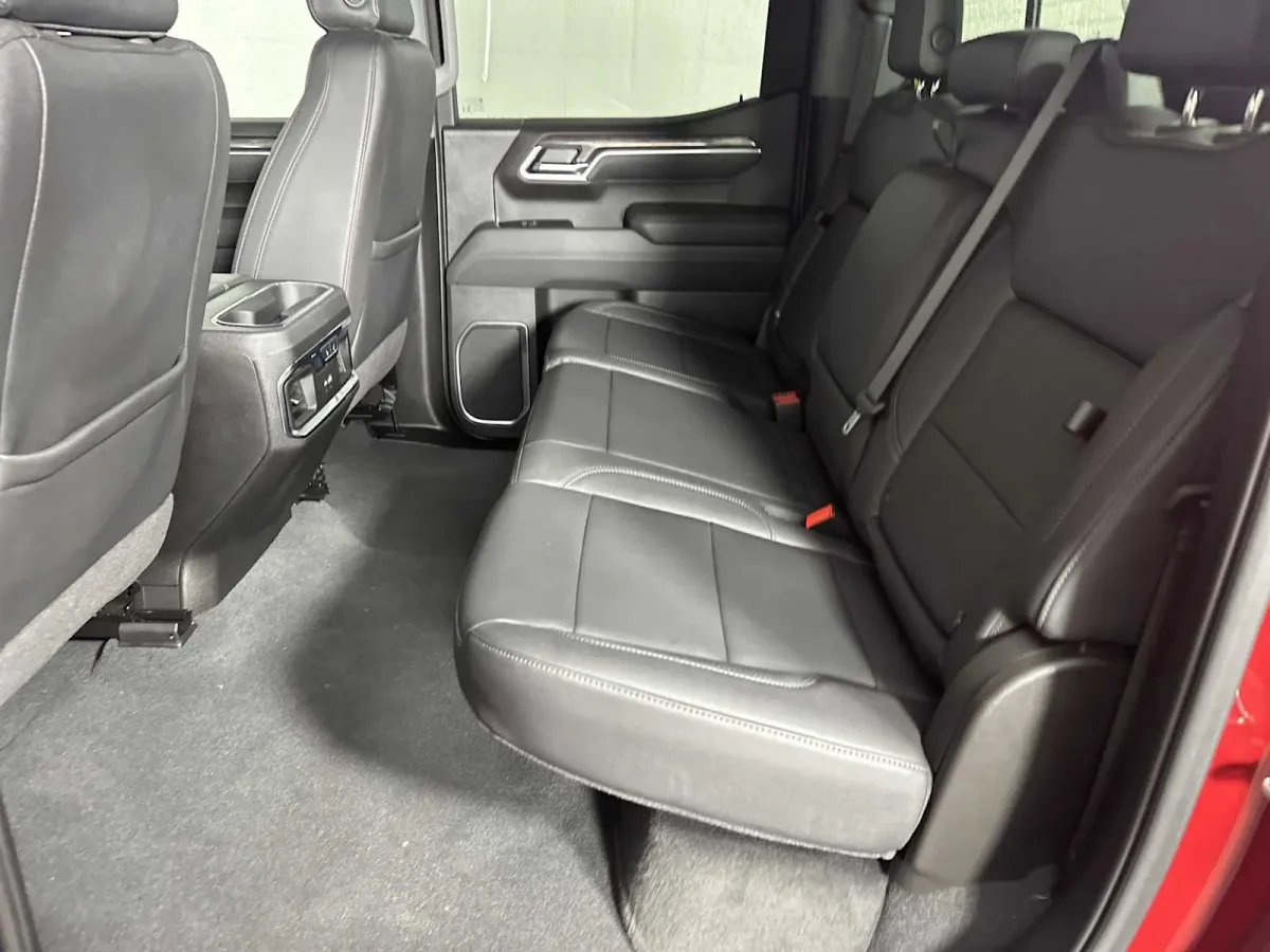 2025 Chevrolet Silverado 1500 LTZ thumbnail 24