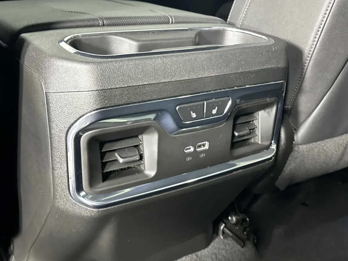 2025 Chevrolet Silverado 1500 LTZ thumbnail 26
