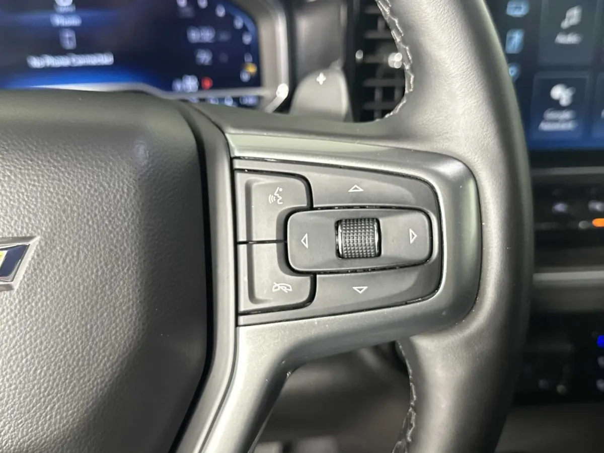 2025 Chevrolet Silverado 1500 LTZ thumbnail 30