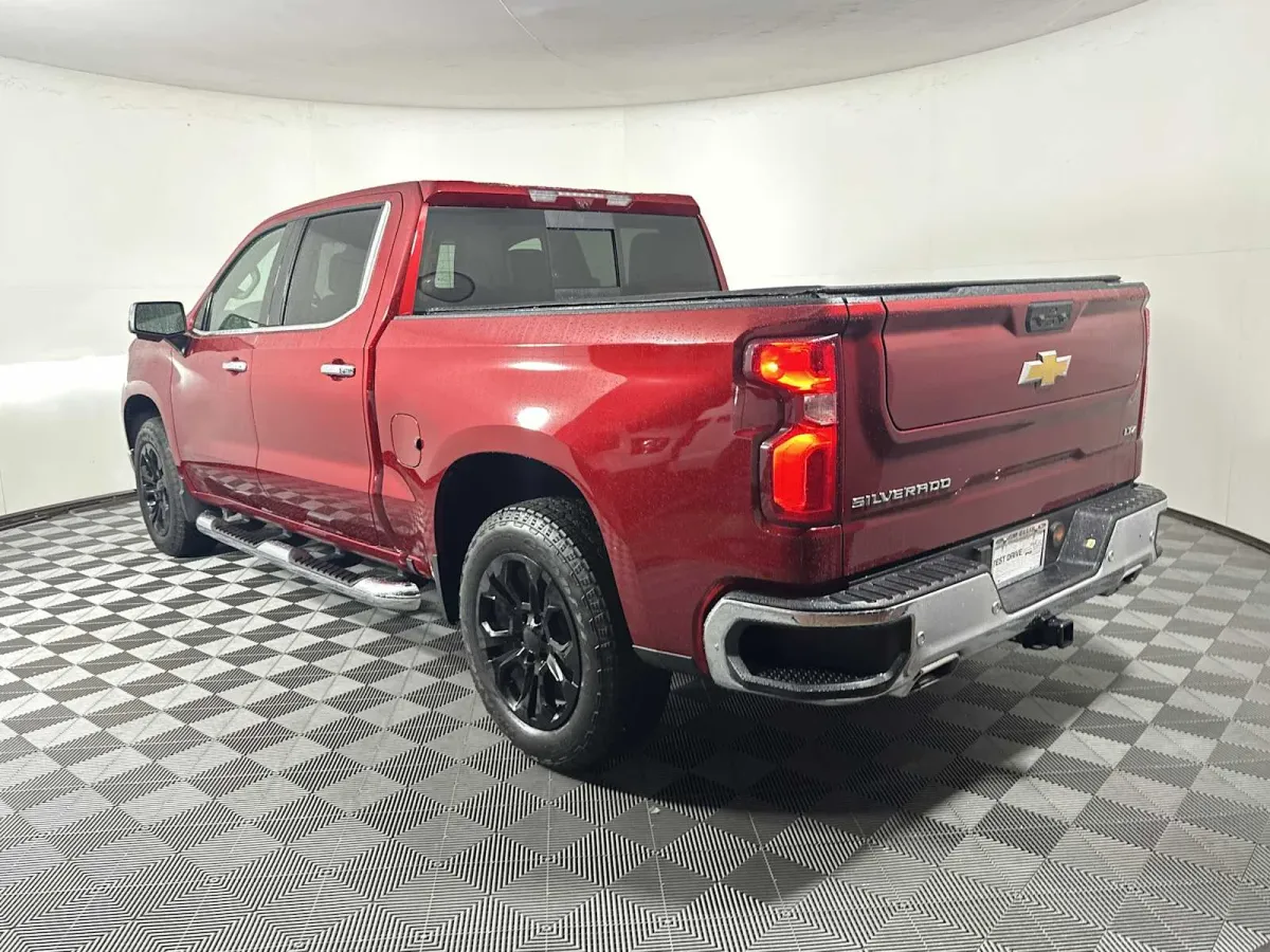 2025 Chevrolet Silverado 1500 LTZ thumbnail 6
