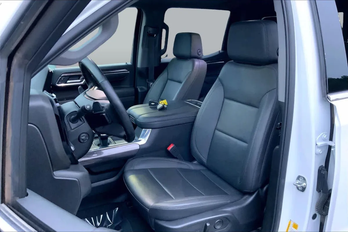 2025 Chevrolet Silverado 1500 LTZ thumbnail 8