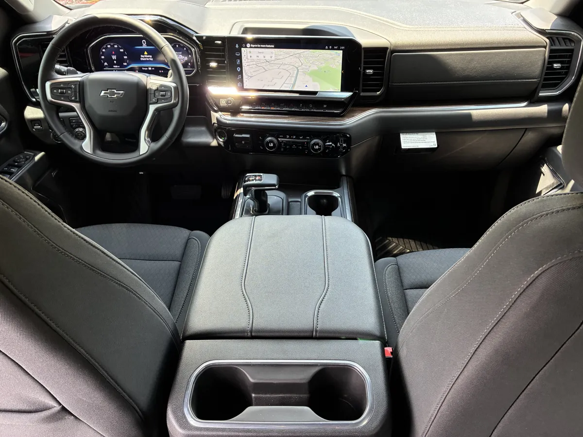 2025 Chevrolet Silverado 1500 RST thumbnail 18