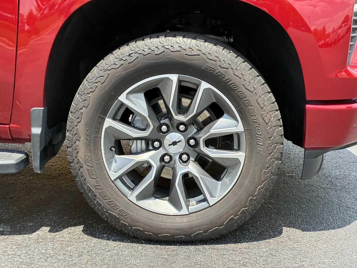 2025 Chevrolet Silverado 1500 RST thumbnail 5
