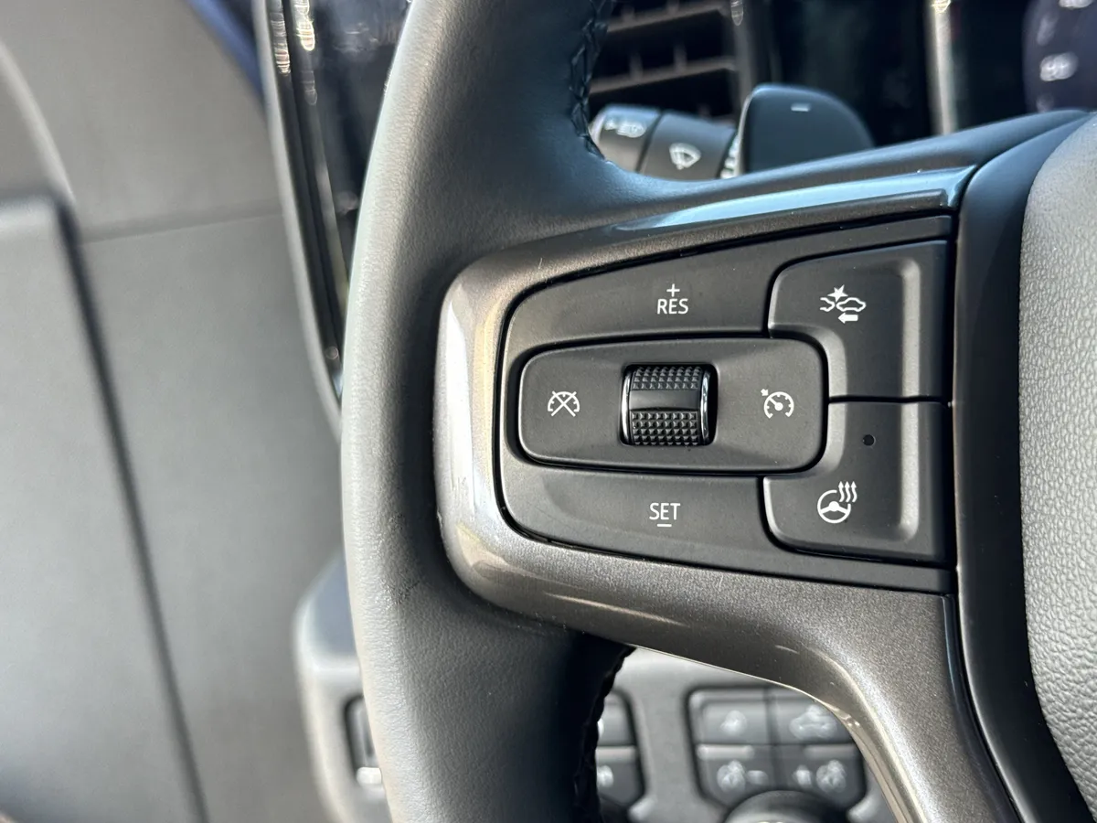 2025 Chevrolet Silverado 1500 ZR2 thumbnail 19