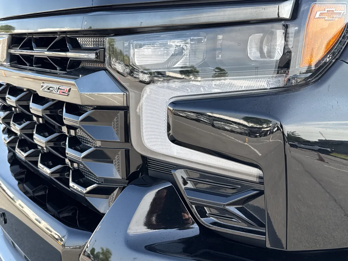 2025 Chevrolet Silverado 1500 ZR2 thumbnail 5