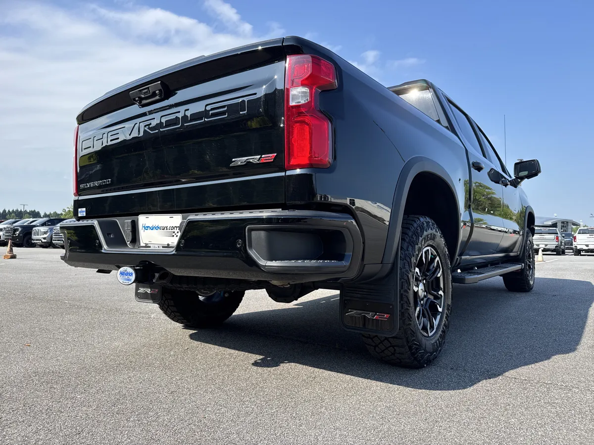 2025 Chevrolet Silverado 1500 ZR2 thumbnail 9