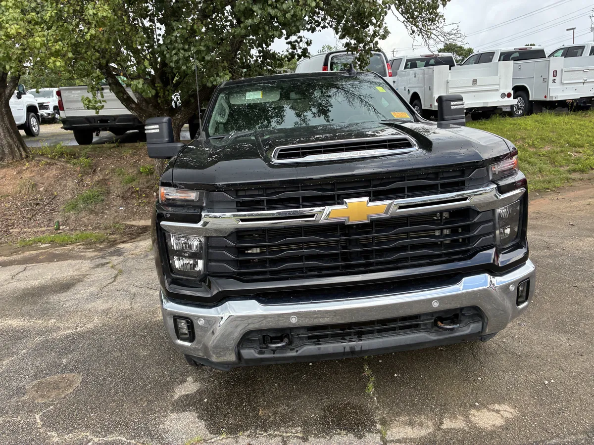 2025 Chevrolet Silverado 2500 HD LT thumbnail 2