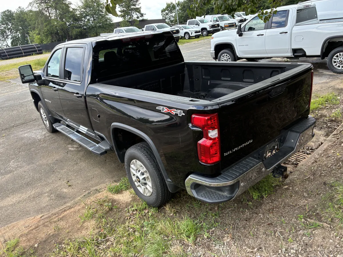 2025 Chevrolet Silverado 2500 HD LT thumbnail 6