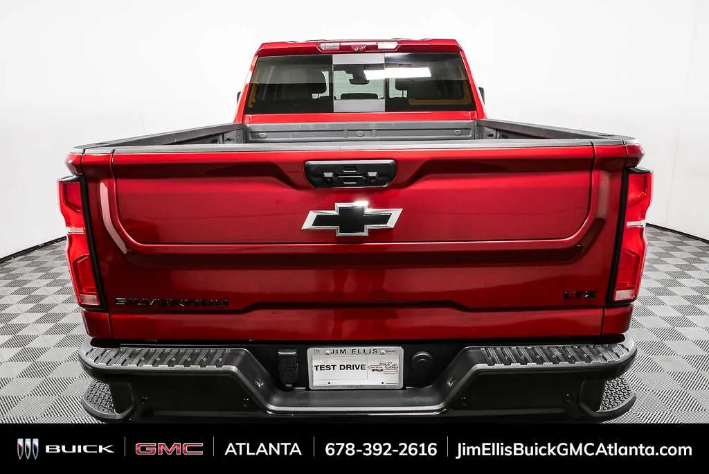 2025 Chevrolet Silverado 2500 HD LTZ thumbnail 28