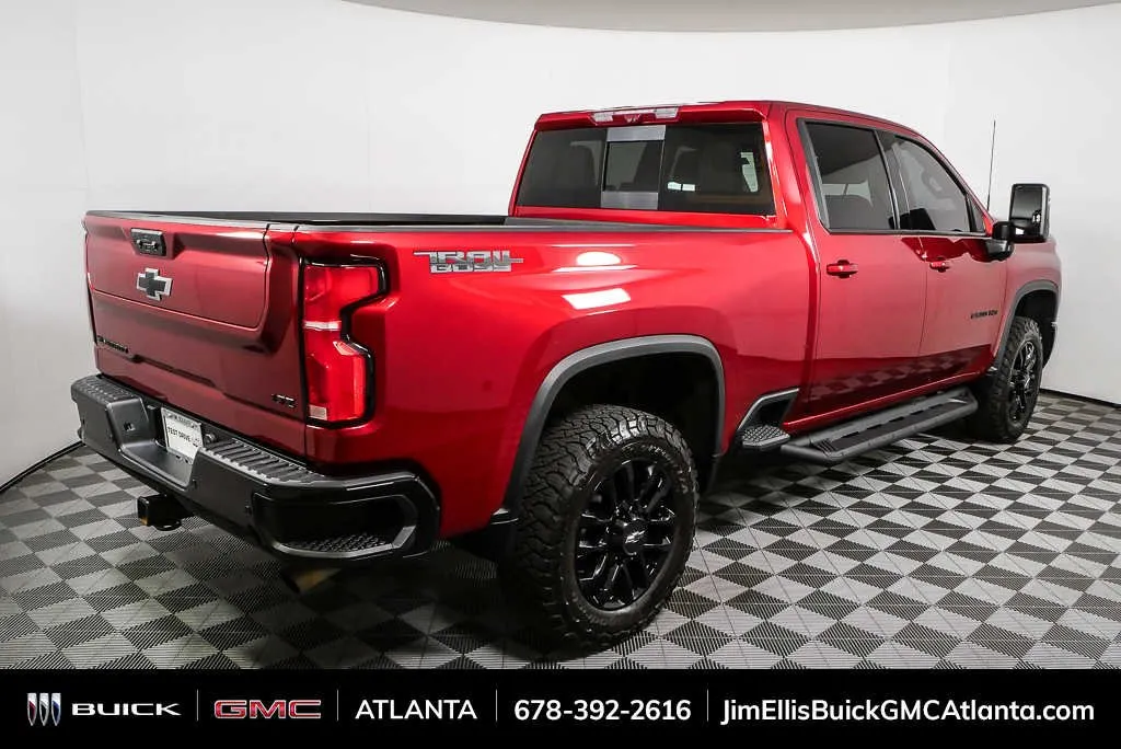 2025 Chevrolet Silverado 2500 HD LTZ thumbnail 3