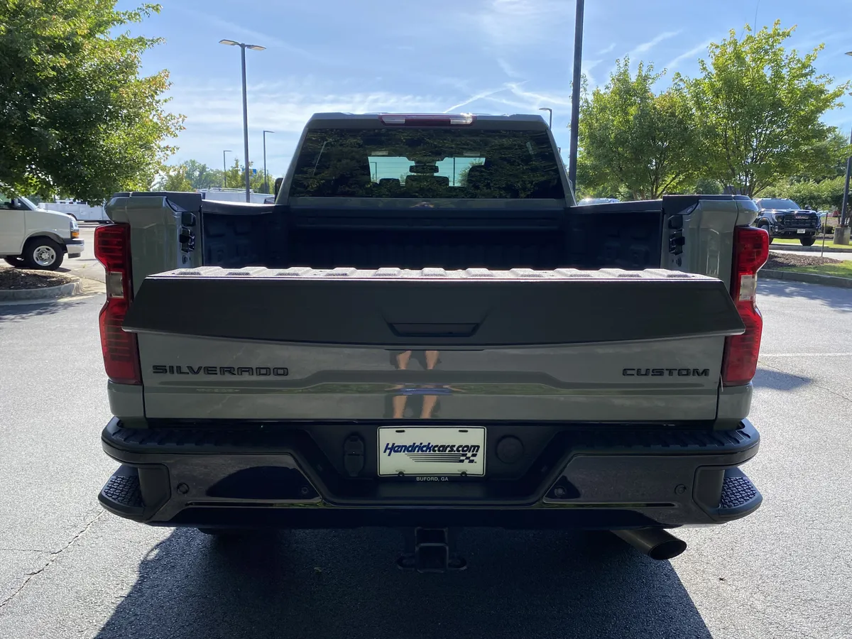 2025 Chevrolet Silverado 2500HD Custom thumbnail 10