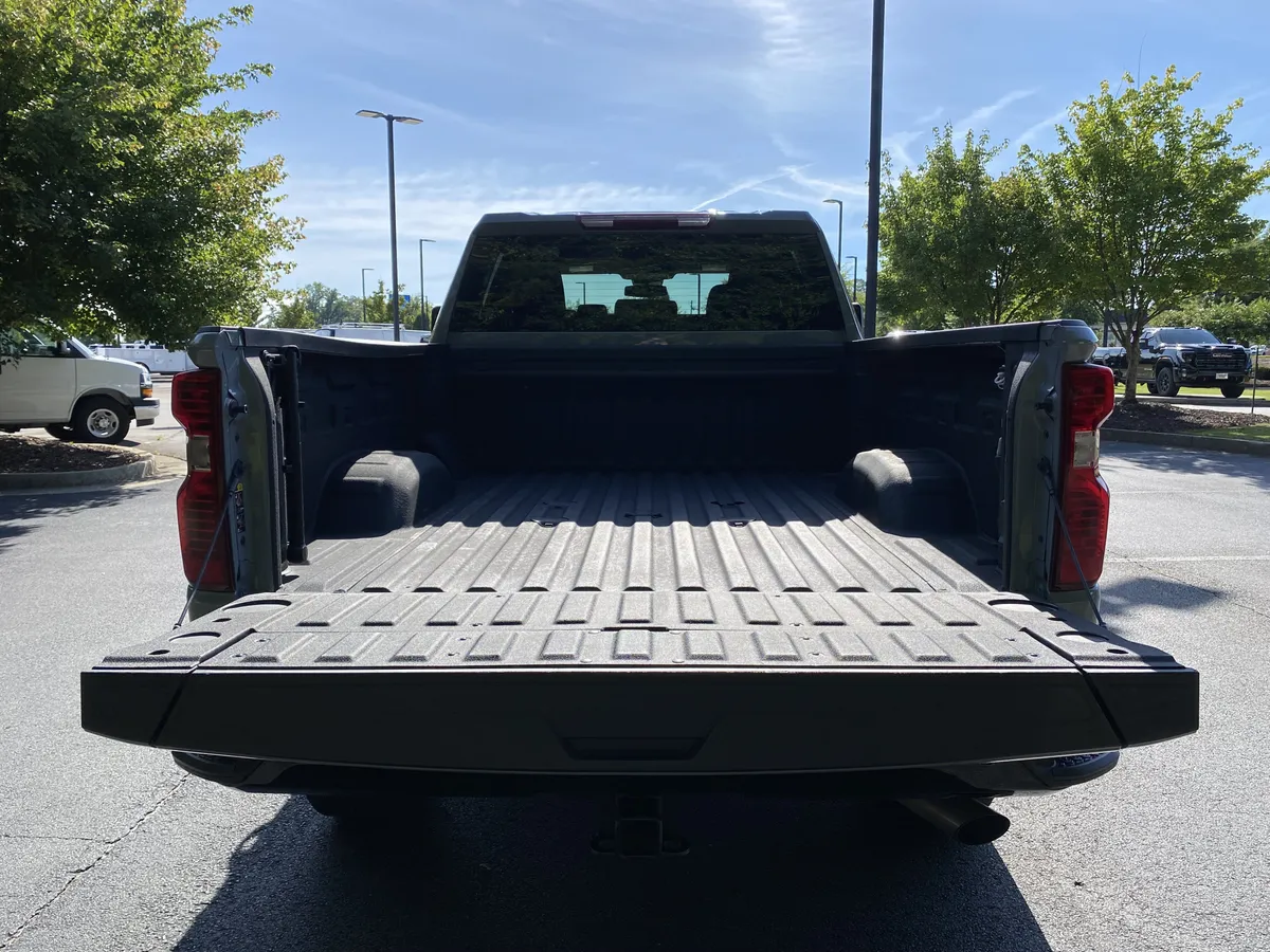 2025 Chevrolet Silverado 2500HD Custom thumbnail 11