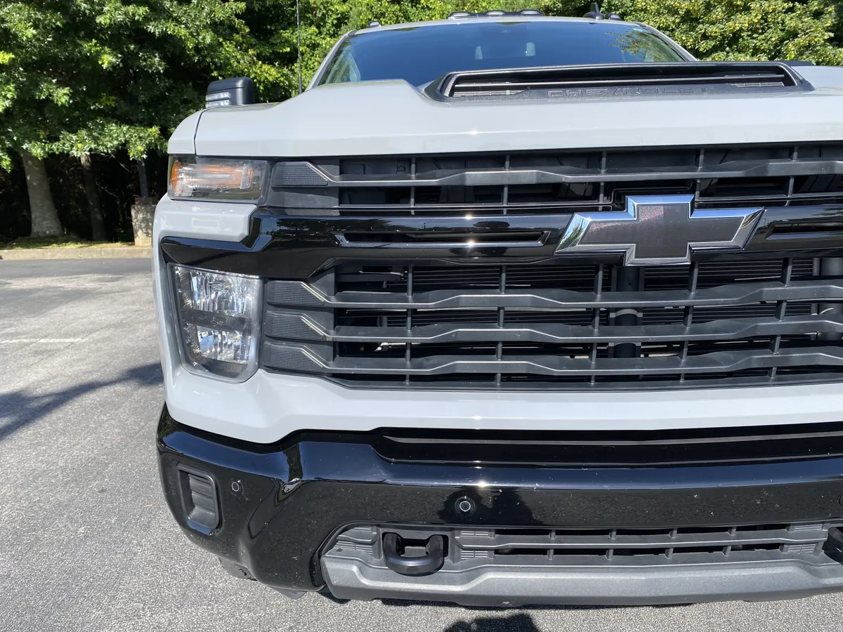 2025 Chevrolet Silverado 2500HD Custom thumbnail 14