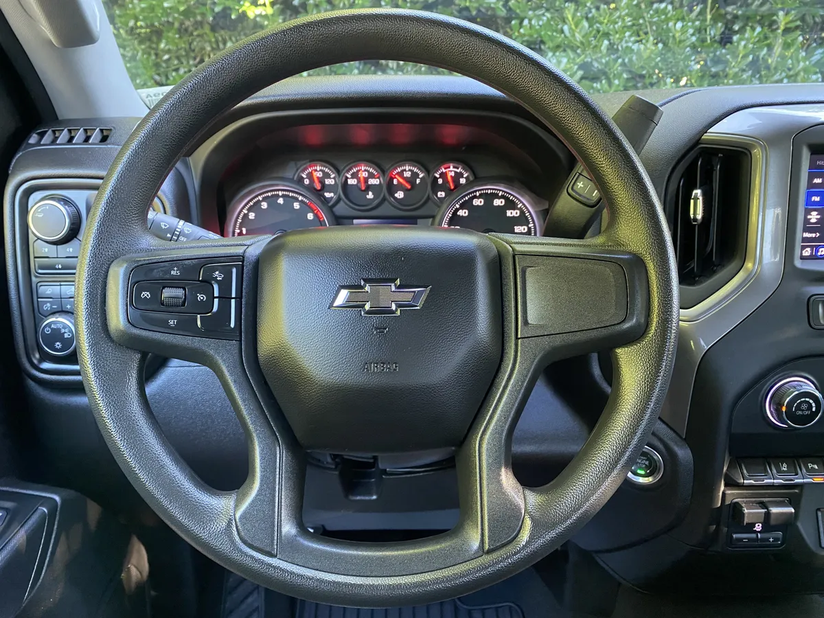 2025 Chevrolet Silverado 2500HD Custom thumbnail 19
