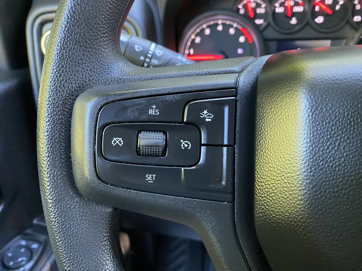 2025 Chevrolet Silverado 2500HD Custom thumbnail 20