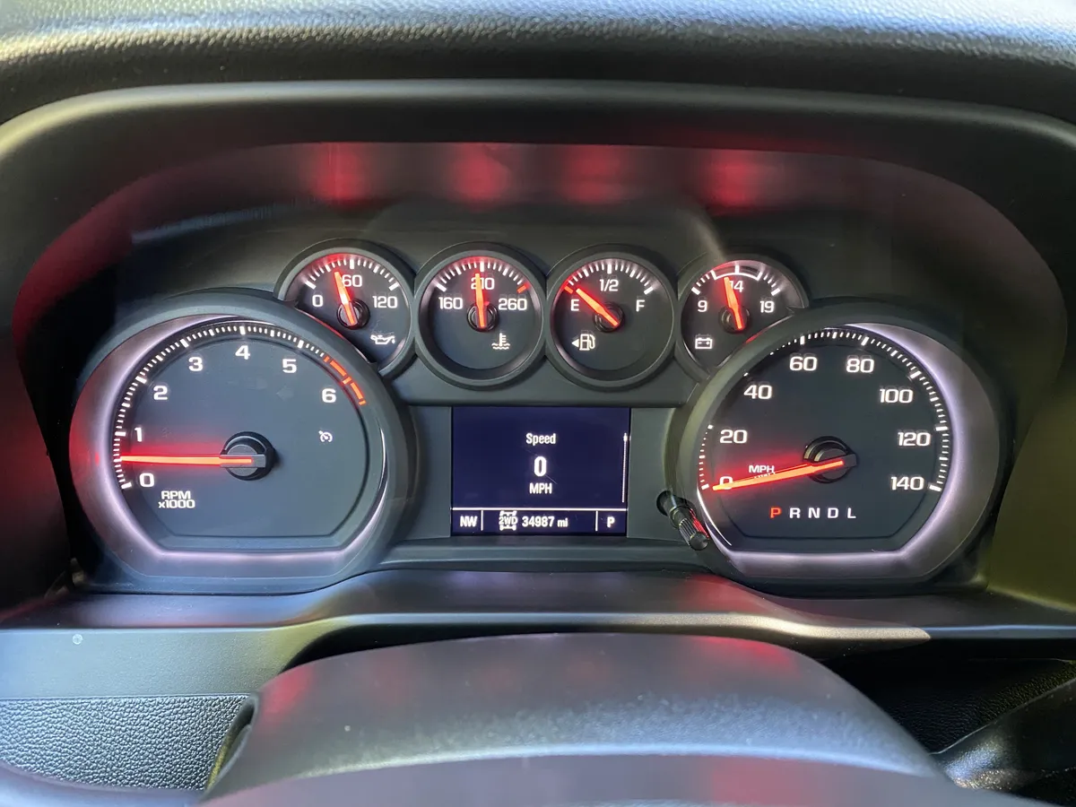 2025 Chevrolet Silverado 2500HD Custom thumbnail 21